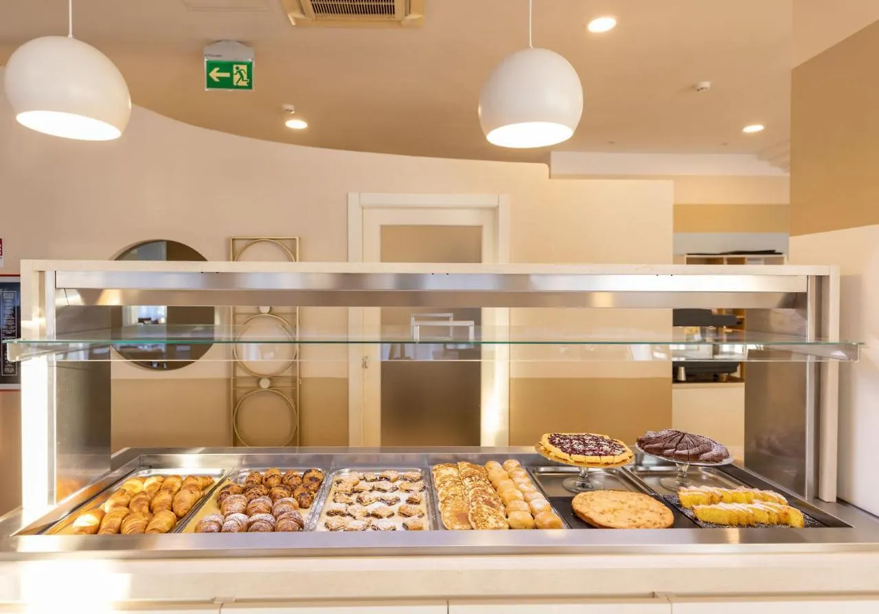 Hotel La Residenza Riccione 3*,